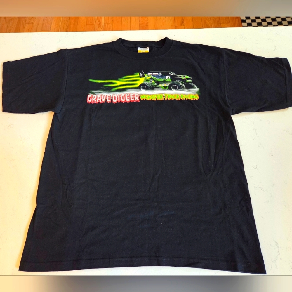 Vintage Grave Digger Monster Truck Racing Graphic T-Shirt - Size XL, EUC, RARE!